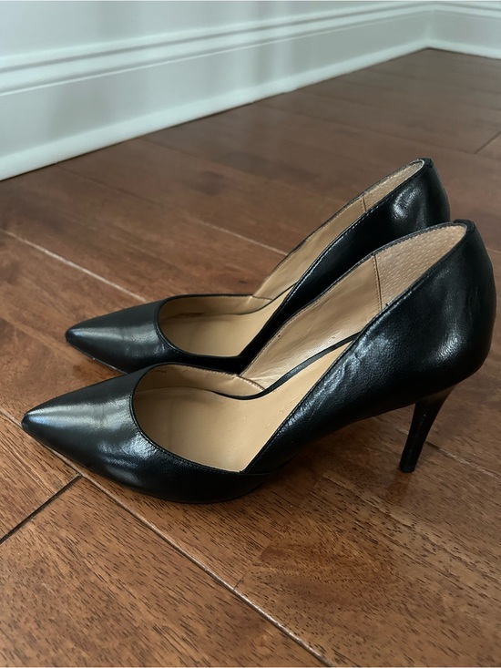 Banana Republic Shoes - Banana Republic Black Pointed Leather Stiletto Pumps